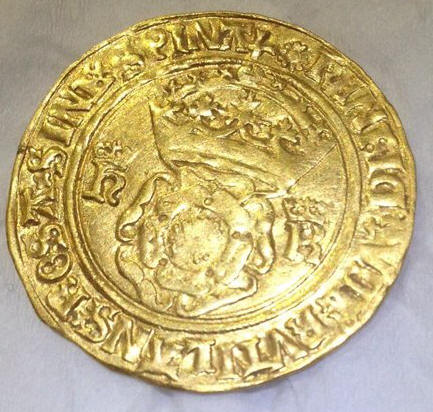 Gold coin found at Bunkers Park Hemel Hempstead sold for over 2000